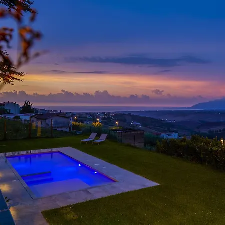 Tommaso Maruggi, Sicilia, Con Jacuzzi E Piscina Privata Villa
